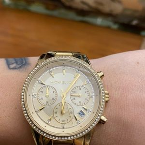 Michael Kors watch . Great condo